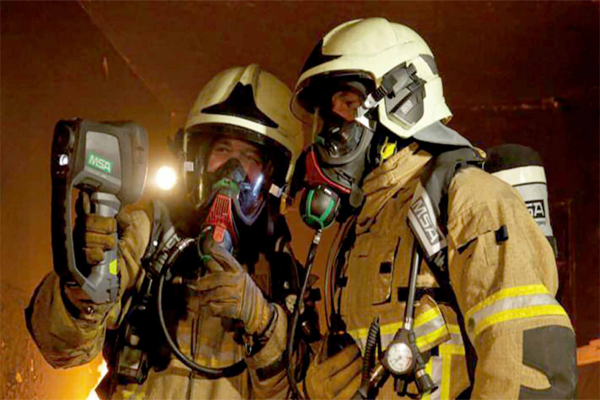 bomberos en incendio - Academia online ECUB